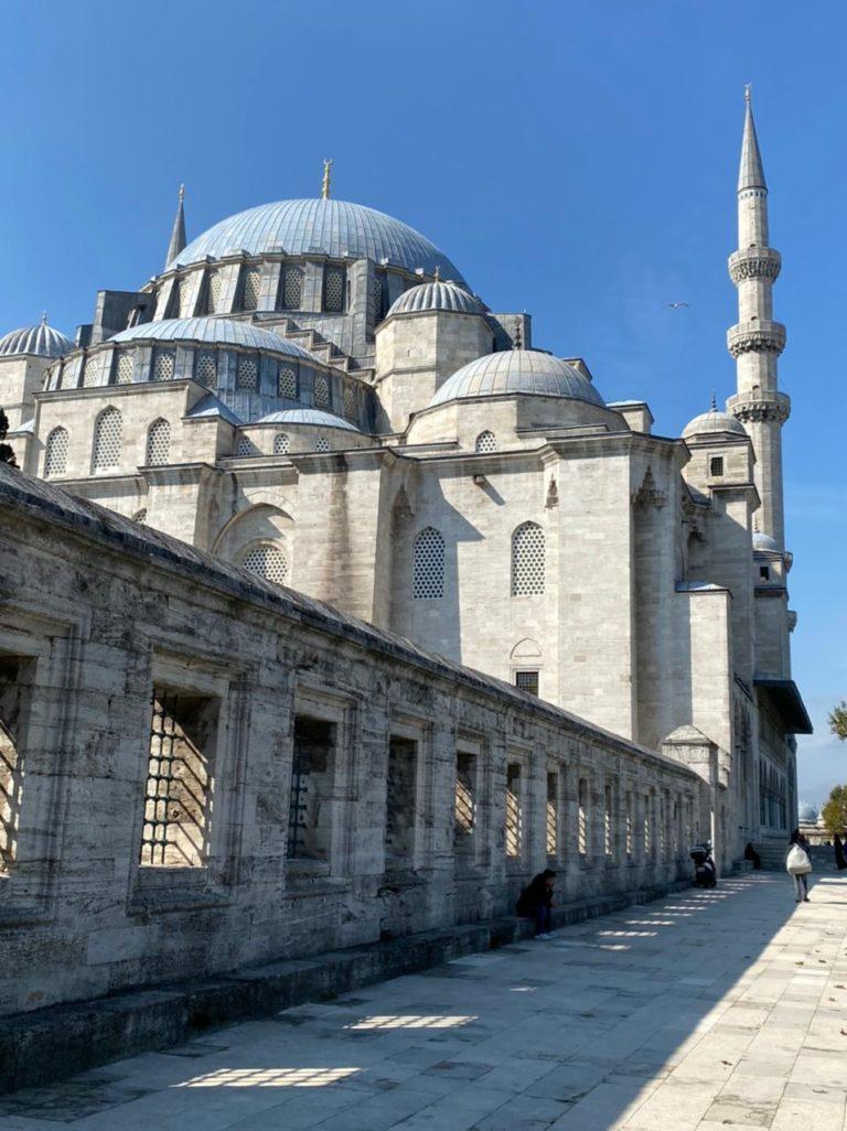 Маршруты по Стамбулу на 7 дней. День пятый: мечеть Сулеймание, Египетский базар, Эминёню, холм Пьер Лоти, Каракёй
