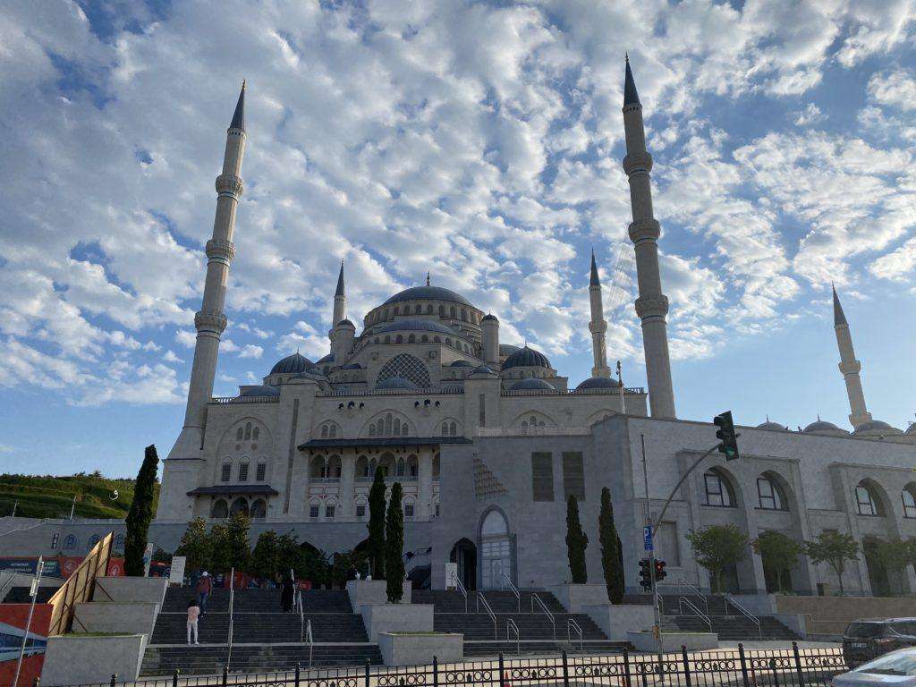 . Мечеть Бююк Чамлыджа (Büyük Çamlıca camii)