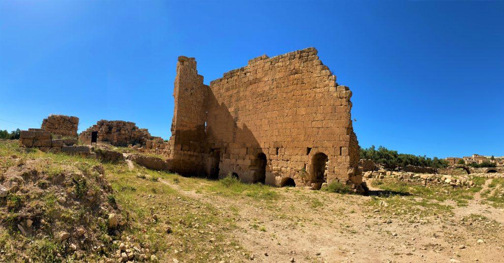 Городские стены древнего города Дара