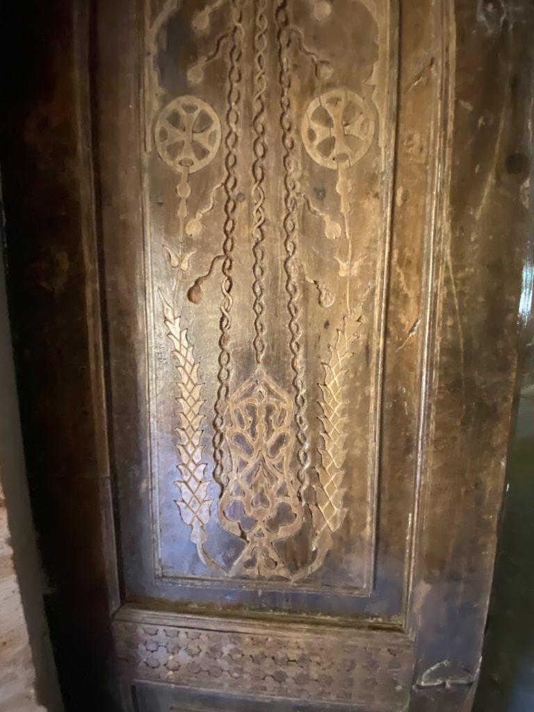 Двери в Храм Солнца. Монастырь Дейрузафаран