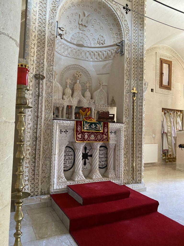 Открытый алтарь. Церковь Мор-Берсамо в Мидьяте