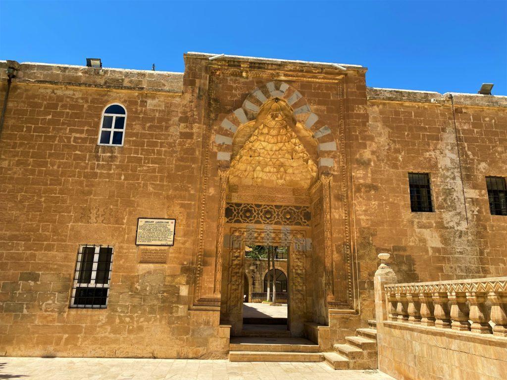 Мечеть Латифия (Abdullatif (Latife) Camii). Внутренний двор